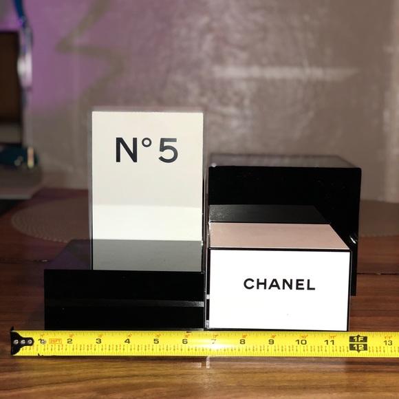 CHANEL ULTRA RARE & EXCLUSIVE CHANEL NO 5 DISPLAY - Picture 3 of 6
